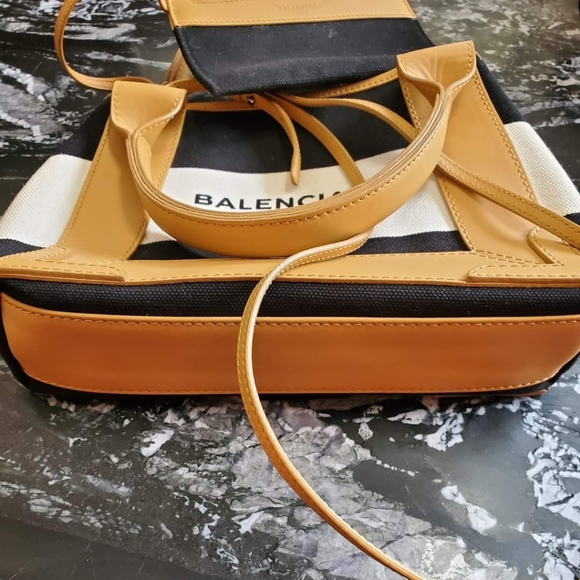 BALENCIAGA Navy Cabas XS Tote - Picture 4 of 7